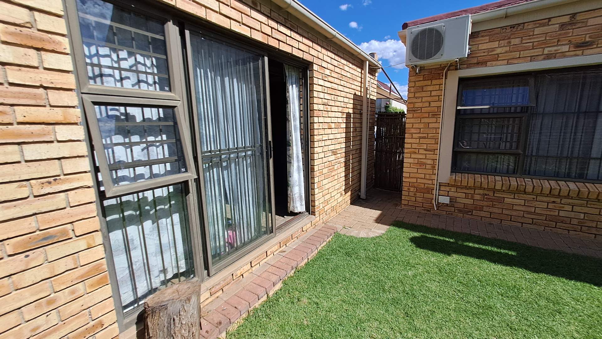 3 Bedroom Property for Sale in Langenhovenpark Free State